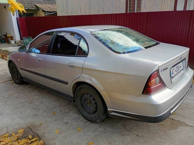 Сірий Шевроле Еванда, об'ємом двигуна 2.5 л та пробігом 357 тис. км за 2520 $, фото 5 на Automoto.ua