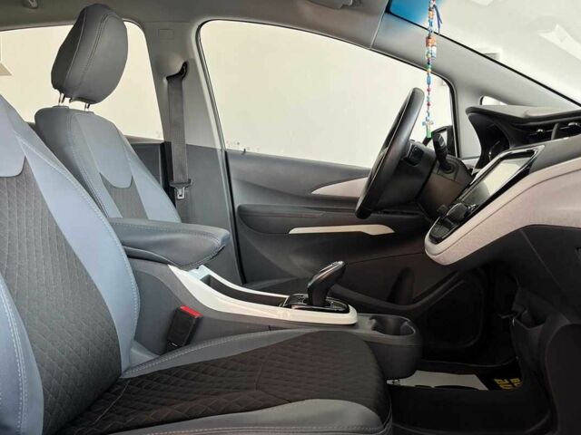 Серый Шевроле Эванда, объемом двигателя 0 л и пробегом 2 тыс. км за 20300 $, фото 19 на Automoto.ua