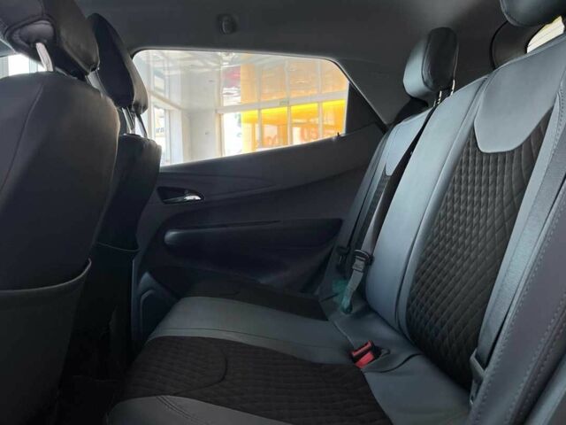 Серый Шевроле Эванда, объемом двигателя 0 л и пробегом 2 тыс. км за 20300 $, фото 18 на Automoto.ua