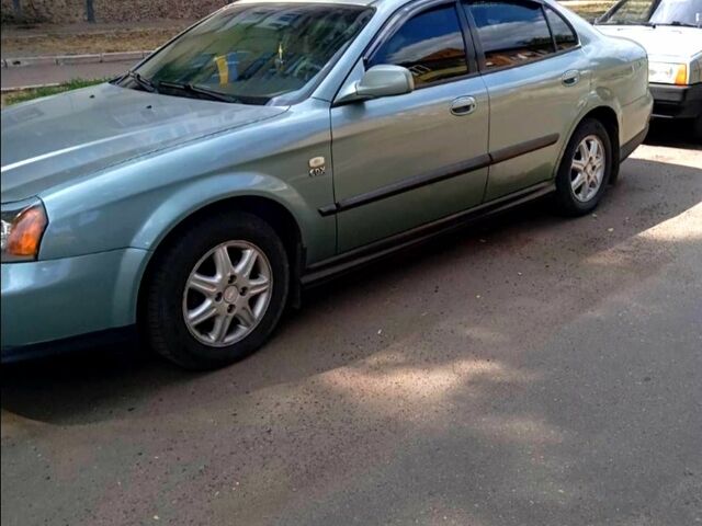 Сірий Шевроле Еванда, об'ємом двигуна 2 л та пробігом 170 тис. км за 3700 $, фото 5 на Automoto.ua