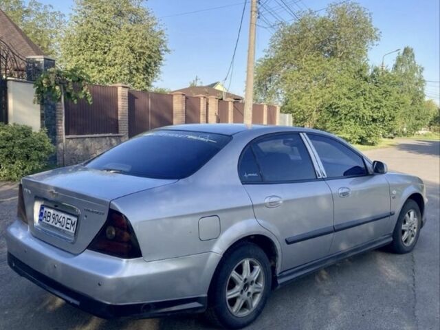 Серый Шевроле Эванда, объемом двигателя 2 л и пробегом 320 тыс. км за 3100 $, фото 2 на Automoto.ua