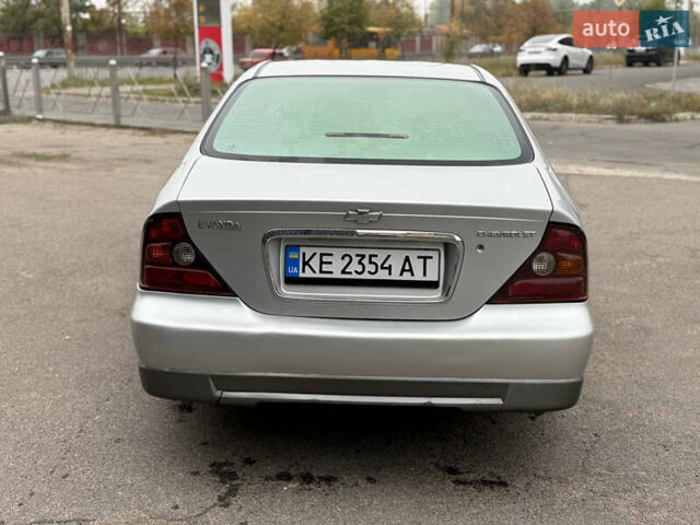 Сірий Шевроле Еванда, об'ємом двигуна 2 л та пробігом 207 тис. км за 2799 $, фото 5 на Automoto.ua