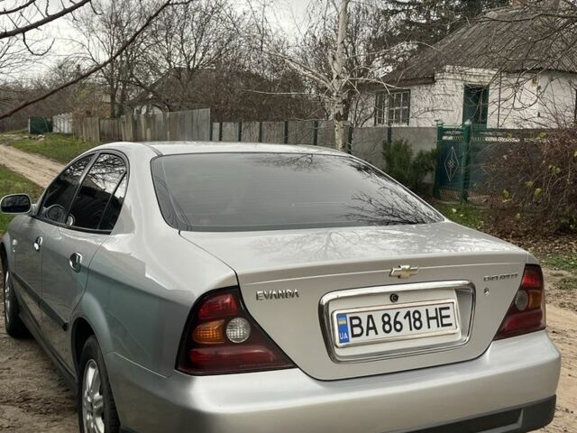 Серый Шевроле Эванда, объемом двигателя 2 л и пробегом 340 тыс. км за 3550 $, фото 6 на Automoto.ua