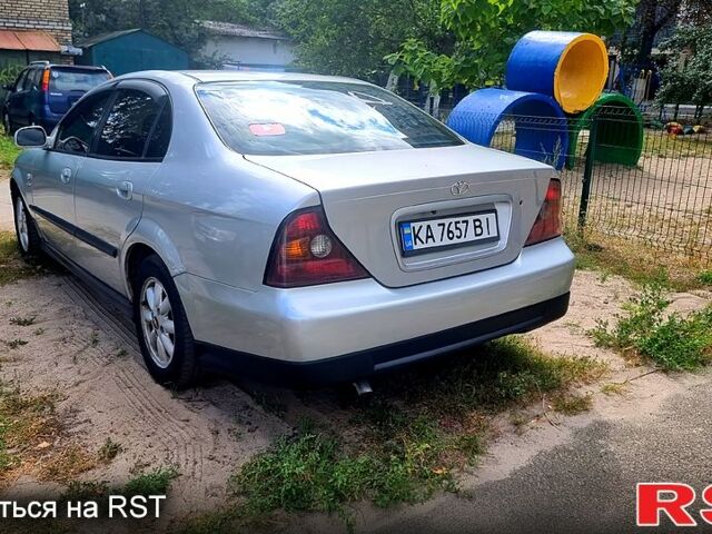 Серый Шевроле Эванда, объемом двигателя 2 л и пробегом 344 тыс. км за 3800 $, фото 2 на Automoto.ua