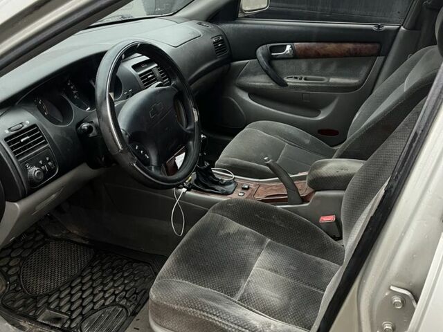 Сірий Шевроле Еванда, об'ємом двигуна 2 л та пробігом 300 тис. км за 3200 $, фото 15 на Automoto.ua