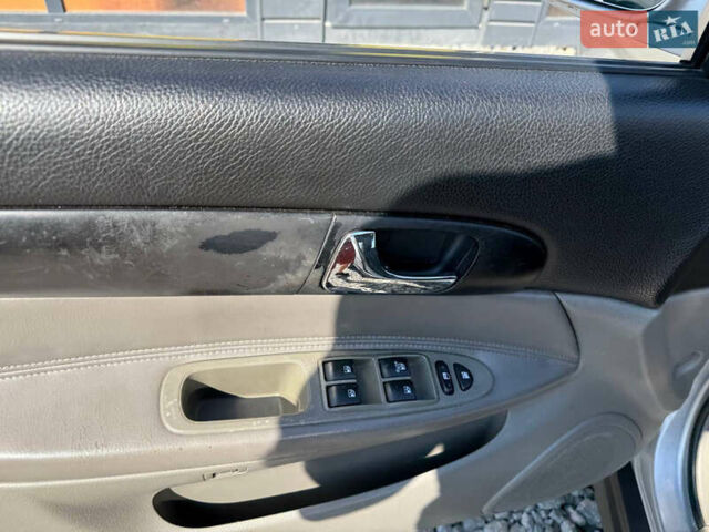 Серый Шевроле Эванда, объемом двигателя 2 л и пробегом 242 тыс. км за 3100 $, фото 32 на Automoto.ua