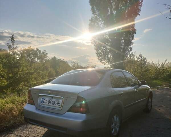 Серый Шевроле Эванда, объемом двигателя 2 л и пробегом 340 тыс. км за 3899 $, фото 4 на Automoto.ua
