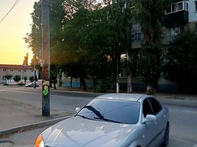 Серый Шевроле Эванда, объемом двигателя 2 л и пробегом 260 тыс. км за 3550 $, фото 2 на Automoto.ua