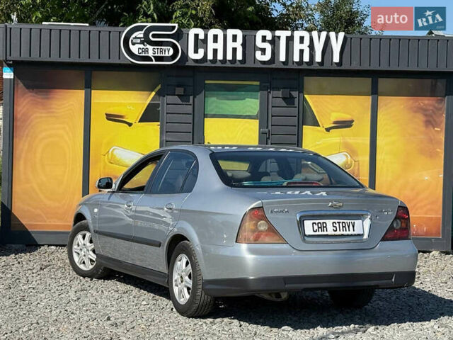 Серый Шевроле Эванда, объемом двигателя 2 л и пробегом 242 тыс. км за 3100 $, фото 1 на Automoto.ua