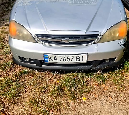 Серый Шевроле Эванда, объемом двигателя 2 л и пробегом 344 тыс. км за 3800 $, фото 1 на Automoto.ua