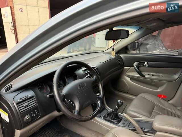 Сірий Шевроле Еванда, об'ємом двигуна 2 л та пробігом 173 тис. км за 3800 $, фото 7 на Automoto.ua