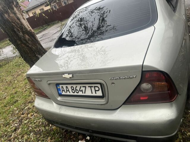 Сірий Шевроле Еванда, об'ємом двигуна 2 л та пробігом 300 тис. км за 3200 $, фото 4 на Automoto.ua