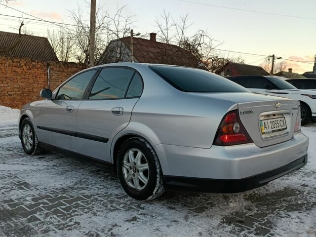 Серый Шевроле Эванда, объемом двигателя 2 л и пробегом 280 тыс. км за 3399 $, фото 4 на Automoto.ua