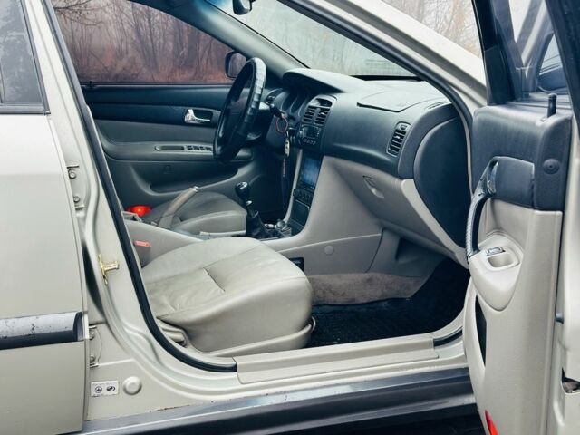 Серый Шевроле Эванда, объемом двигателя 2 л и пробегом 300 тыс. км за 1999 $, фото 6 на Automoto.ua