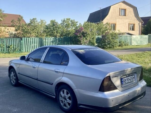 Серый Шевроле Эванда, объемом двигателя 2 л и пробегом 320 тыс. км за 3100 $, фото 4 на Automoto.ua