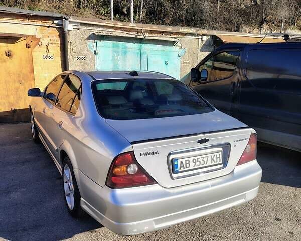 Сірий Шевроле Еванда, об'ємом двигуна 2 л та пробігом 330 тис. км за 3999 $, фото 5 на Automoto.ua