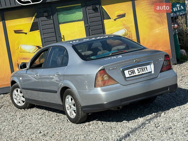 Серый Шевроле Эванда, объемом двигателя 2 л и пробегом 242 тыс. км за 3300 $, фото 7 на Automoto.ua