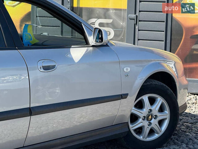 Серый Шевроле Эванда, объемом двигателя 2 л и пробегом 242 тыс. км за 3300 $, фото 16 на Automoto.ua