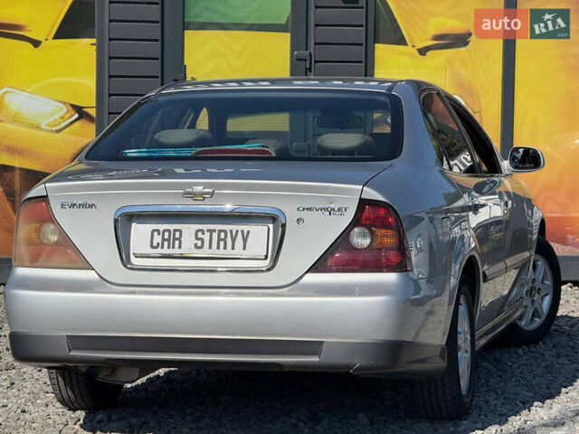 Серый Шевроле Эванда, объемом двигателя 2 л и пробегом 242 тыс. км за 3300 $, фото 13 на Automoto.ua