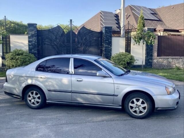 Серый Шевроле Эванда, объемом двигателя 2 л и пробегом 320 тыс. км за 3100 $, фото 1 на Automoto.ua