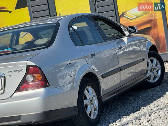 Серый Шевроле Эванда, объемом двигателя 2 л и пробегом 242 тыс. км за 3300 $, фото 14 на Automoto.ua