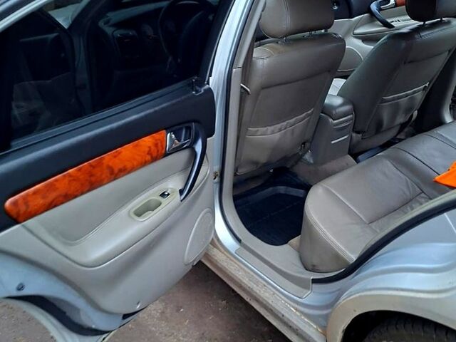 Серый Шевроле Эванда, объемом двигателя 2 л и пробегом 180 тыс. км за 3200 $, фото 5 на Automoto.ua