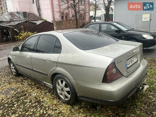 Серый Шевроле Эванда, объемом двигателя 2 л и пробегом 300 тыс. км за 3200 $, фото 5 на Automoto.ua