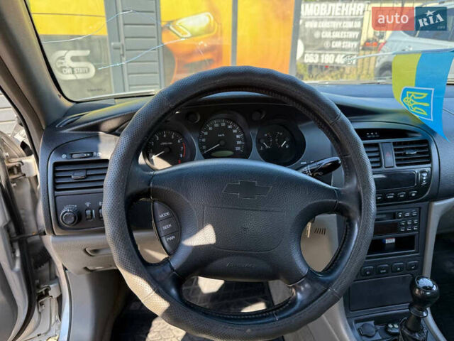 Серый Шевроле Эванда, объемом двигателя 2 л и пробегом 242 тыс. км за 3300 $, фото 34 на Automoto.ua