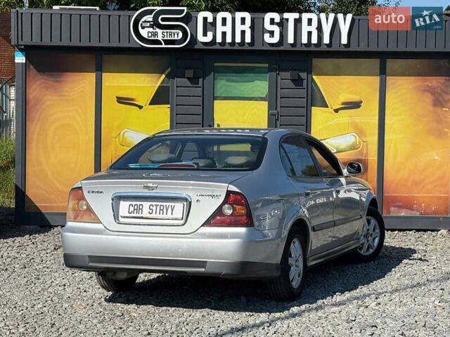 Серый Шевроле Эванда, объемом двигателя 2 л и пробегом 242 тыс. км за 3300 $, фото 2 на Automoto.ua