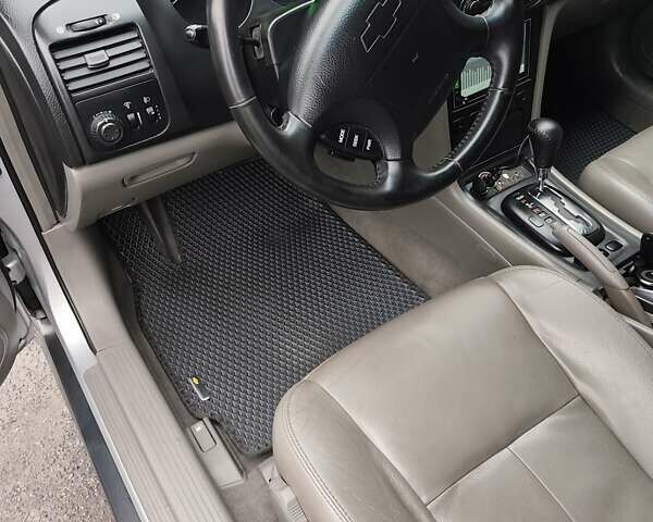 Серый Шевроле Эванда, объемом двигателя 2 л и пробегом 256 тыс. км за 4500 $, фото 16 на Automoto.ua