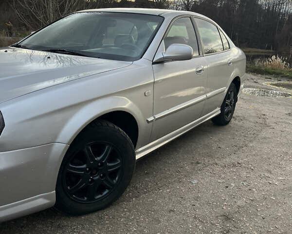 Серый Шевроле Эванда, объемом двигателя 2 л и пробегом 260 тыс. км за 3799 $, фото 2 на Automoto.ua