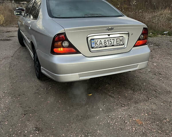 Серый Шевроле Эванда, объемом двигателя 2 л и пробегом 260 тыс. км за 3799 $, фото 5 на Automoto.ua