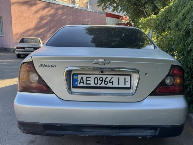 Серый Шевроле Эванда, объемом двигателя 2 л и пробегом 209 тыс. км за 3200 $, фото 2 на Automoto.ua