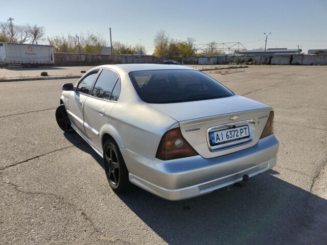 Серый Шевроле Эванда, объемом двигателя 2 л и пробегом 352 тыс. км за 3000 $, фото 2 на Automoto.ua