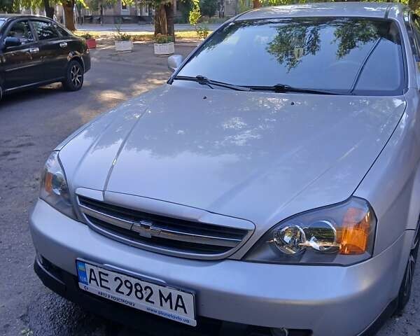 Серый Шевроле Эванда, объемом двигателя 2 л и пробегом 197 тыс. км за 3900 $, фото 2 на Automoto.ua