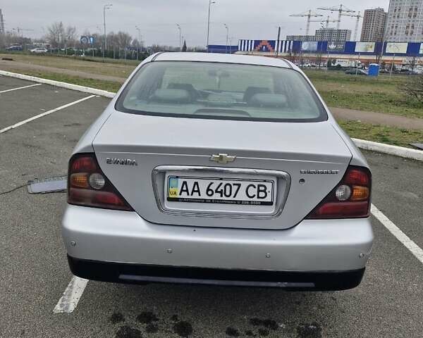 Сірий Шевроле Еванда, об'ємом двигуна 2.5 л та пробігом 103 тис. км за 5000 $, фото 7 на Automoto.ua