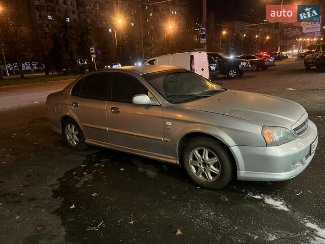 Серый Шевроле Эванда, объемом двигателя 2.5 л и пробегом 200 тыс. км за 2600 $, фото 6 на Automoto.ua
