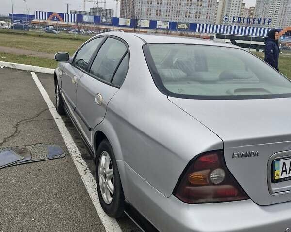 Сірий Шевроле Еванда, об'ємом двигуна 2.5 л та пробігом 103 тис. км за 5000 $, фото 5 на Automoto.ua