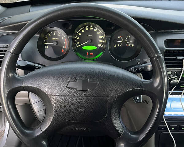 Серый Шевроле Эванда, объемом двигателя 2 л и пробегом 260 тыс. км за 3799 $, фото 9 на Automoto.ua