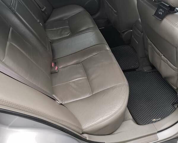 Серый Шевроле Эванда, объемом двигателя 2 л и пробегом 256 тыс. км за 4500 $, фото 10 на Automoto.ua