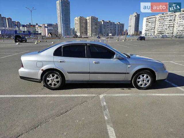 Серый Шевроле Эванда, объемом двигателя 2 л и пробегом 340 тыс. км за 2700 $, фото 3 на Automoto.ua