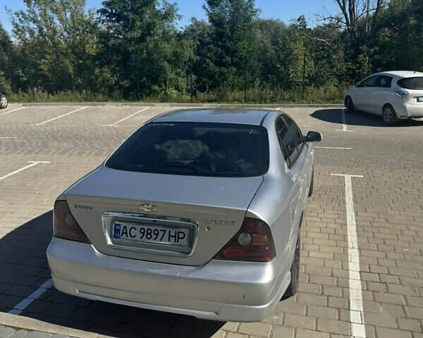 Серый Шевроле Эванда, объемом двигателя 2 л и пробегом 350 тыс. км за 3111 $, фото 5 на Automoto.ua