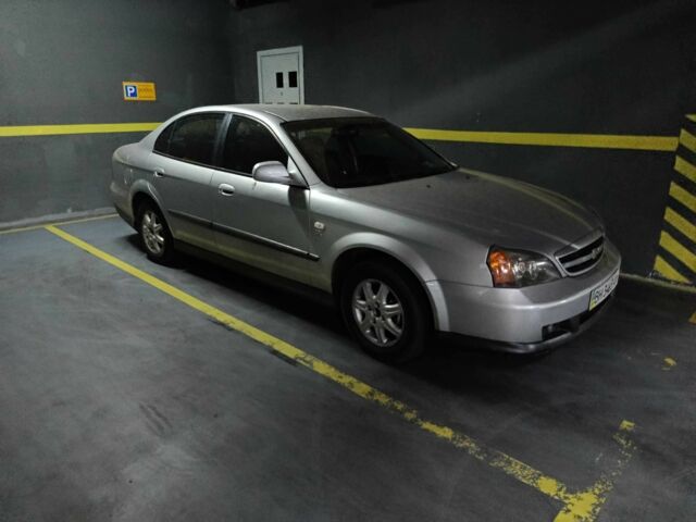 Сірий Шевроле Еванда, об'ємом двигуна 2 л та пробігом 2 тис. км за 6000 $, фото 1 на Automoto.ua