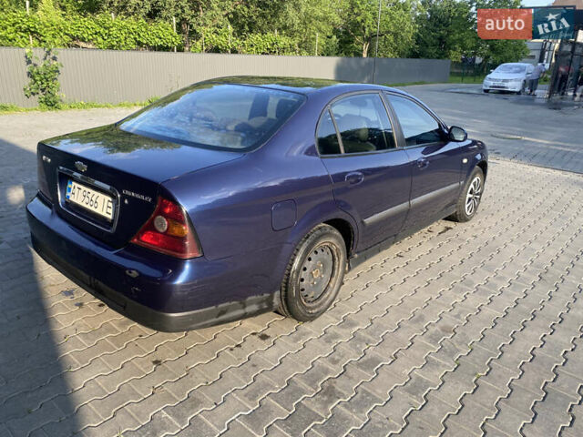 Синий Шевроле Эванда, объемом двигателя 2 л и пробегом 450 тыс. км за 2799 $, фото 3 на Automoto.ua