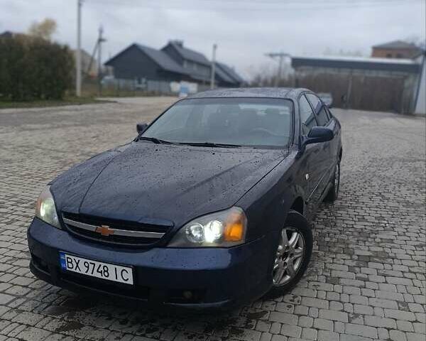 Синий Шевроле Эванда, объемом двигателя 2 л и пробегом 270 тыс. км за 2499 $, фото 1 на Automoto.ua