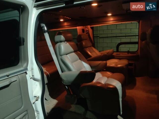 Белый Шевроле Експресс, объемом двигателя 5.7 л и пробегом 253 тыс. км за 20500 $, фото 5 на Automoto.ua