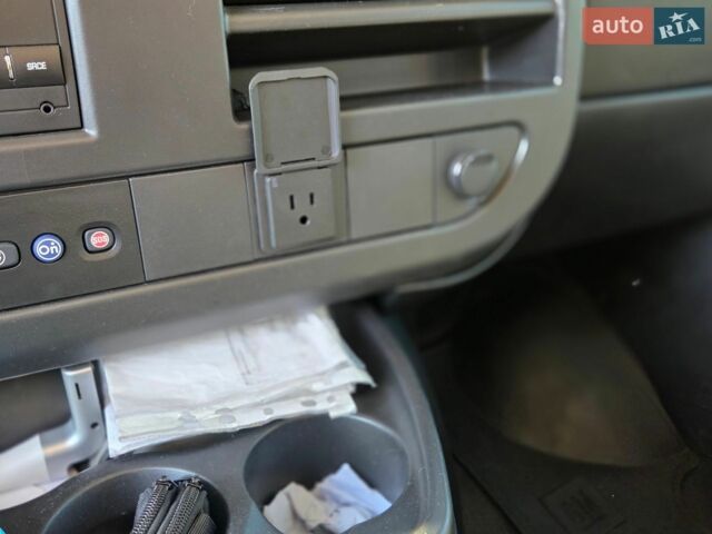 Білий Шевроле Експресс, об'ємом двигуна 6 л та пробігом 202 тис. км за 20700 $, фото 30 на Automoto.ua