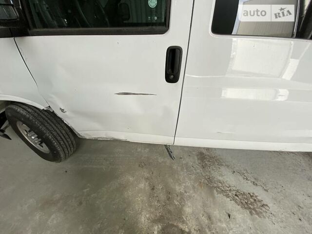 Белый Шевроле Експресс, объемом двигателя 6 л и пробегом 29 тыс. км за 24000 $, фото 25 на Automoto.ua