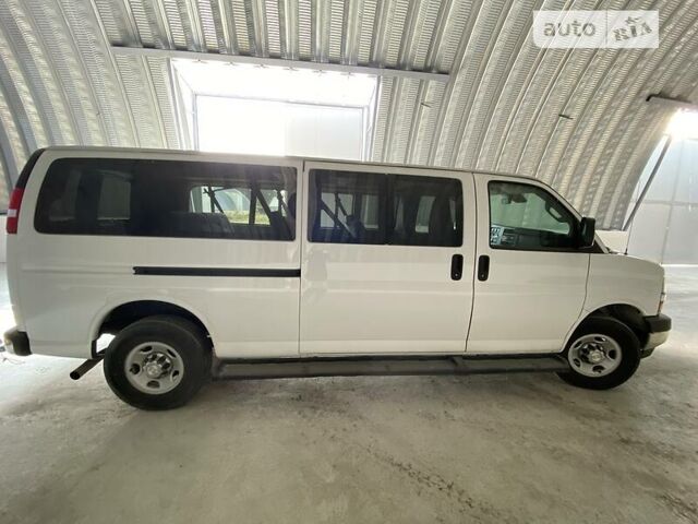 Белый Шевроле Експресс, объемом двигателя 6 л и пробегом 29 тыс. км за 24000 $, фото 8 на Automoto.ua