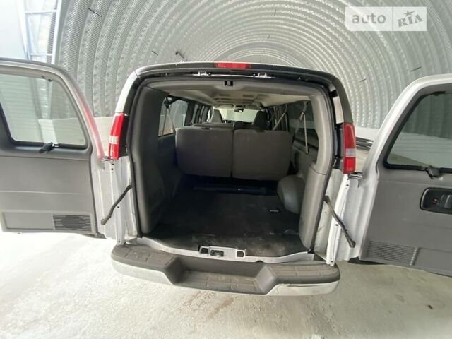 Белый Шевроле Експресс, объемом двигателя 6 л и пробегом 29 тыс. км за 24000 $, фото 11 на Automoto.ua